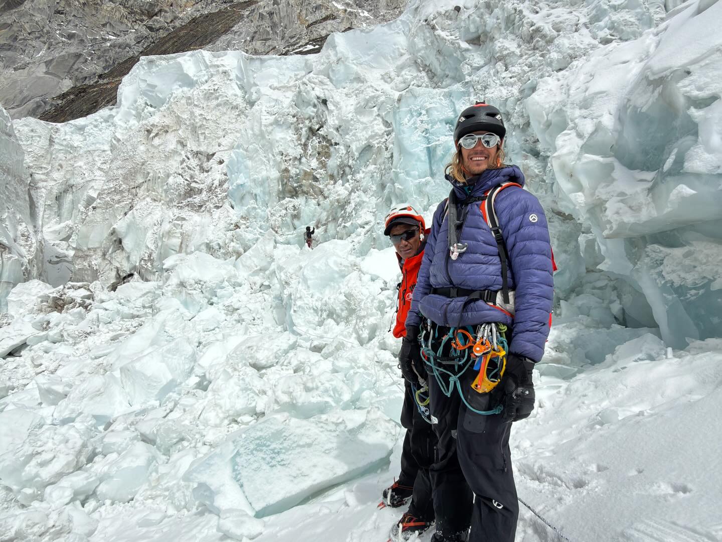 Imagine Nepal team pushes through icefall, reaches near camp I as route debate continues
